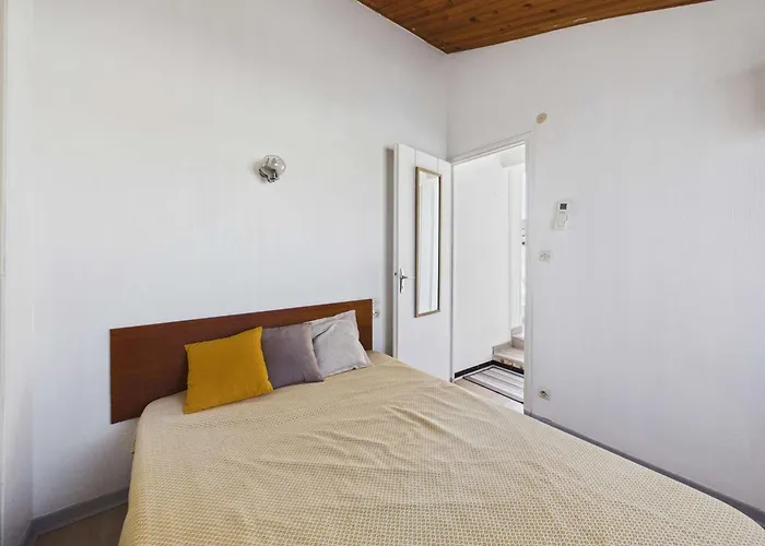 Duplex Climatise 6 Pers, Terrasse Sud, Proche Plage, Parking Prive - Fr-1-326-662 * Le Castellas